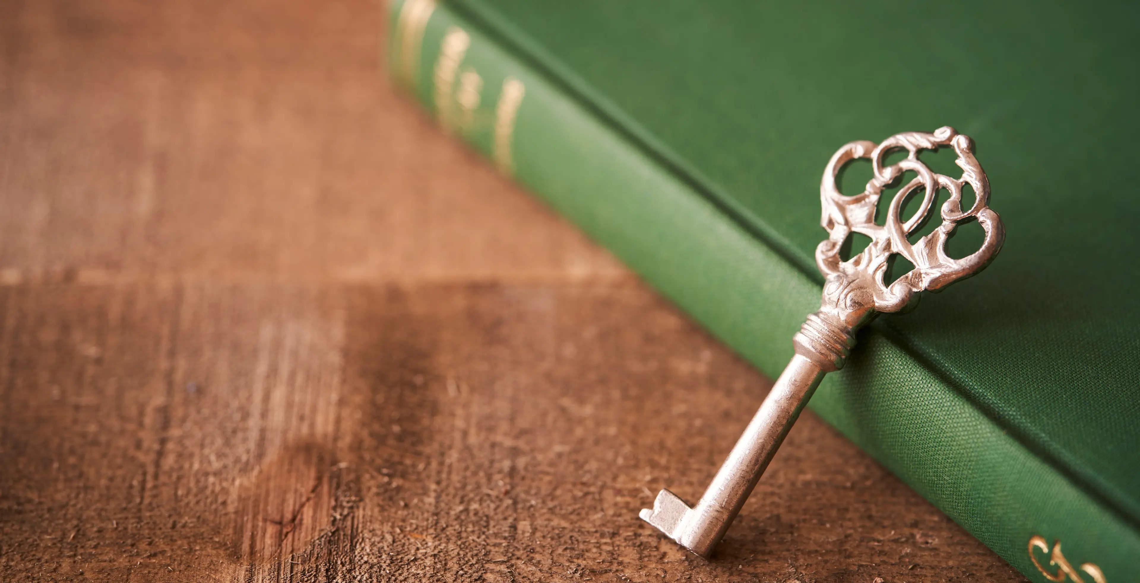 謎が眠る場所：ミステリー小説の中に描かれたマンション