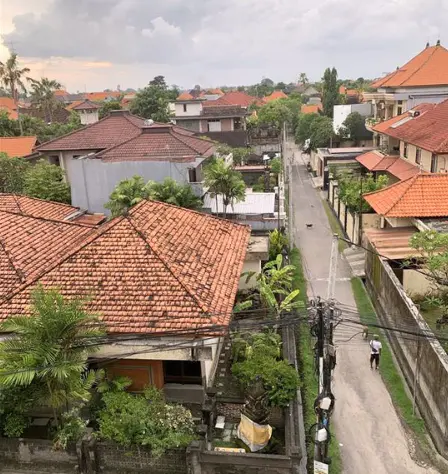 サヌールの街並み